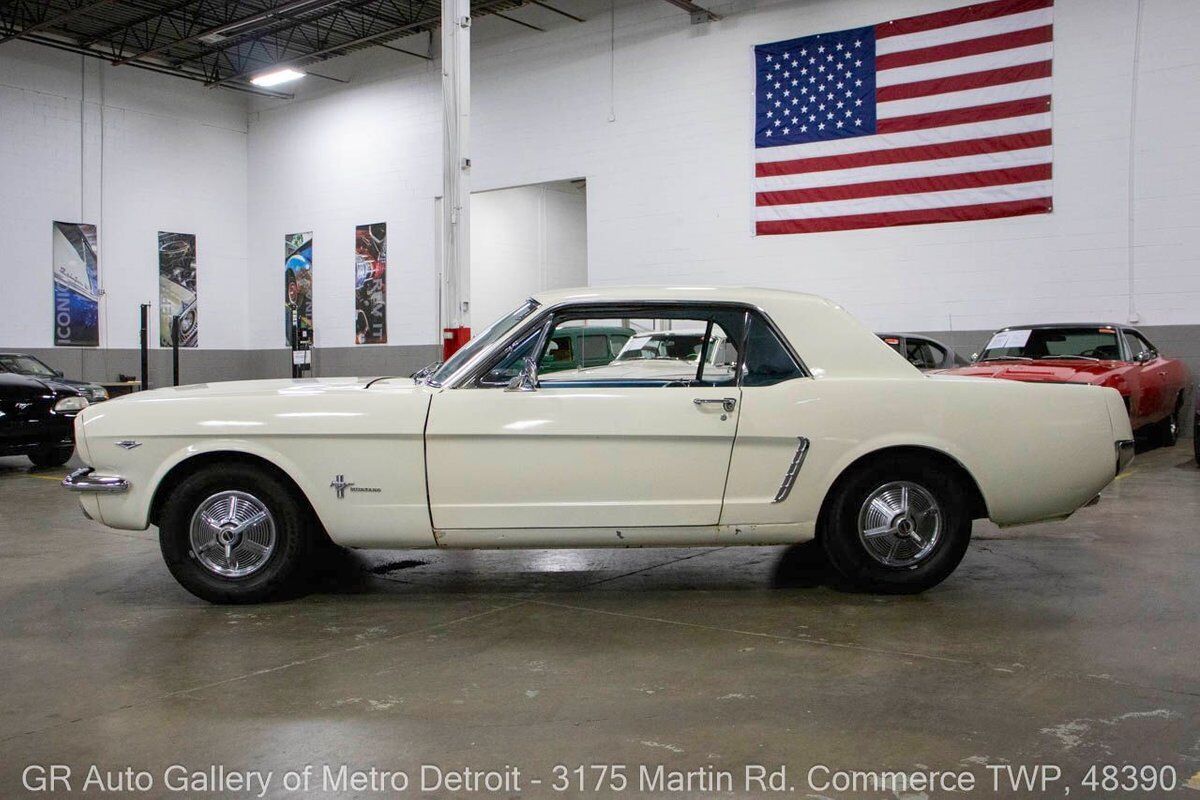 Ford-Mustang-1965-White-Turquoise-147757-2