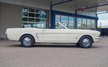 Ford-Mustang-1965-White-White-108494-10