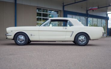 Ford-Mustang-1965-White-White-108494-11