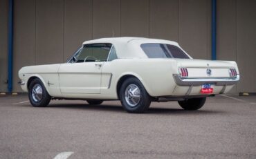 Ford-Mustang-1965-White-White-108494-3