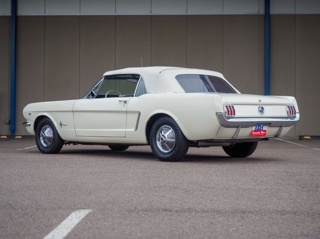 Ford-Mustang-1965-White-White-108494-3