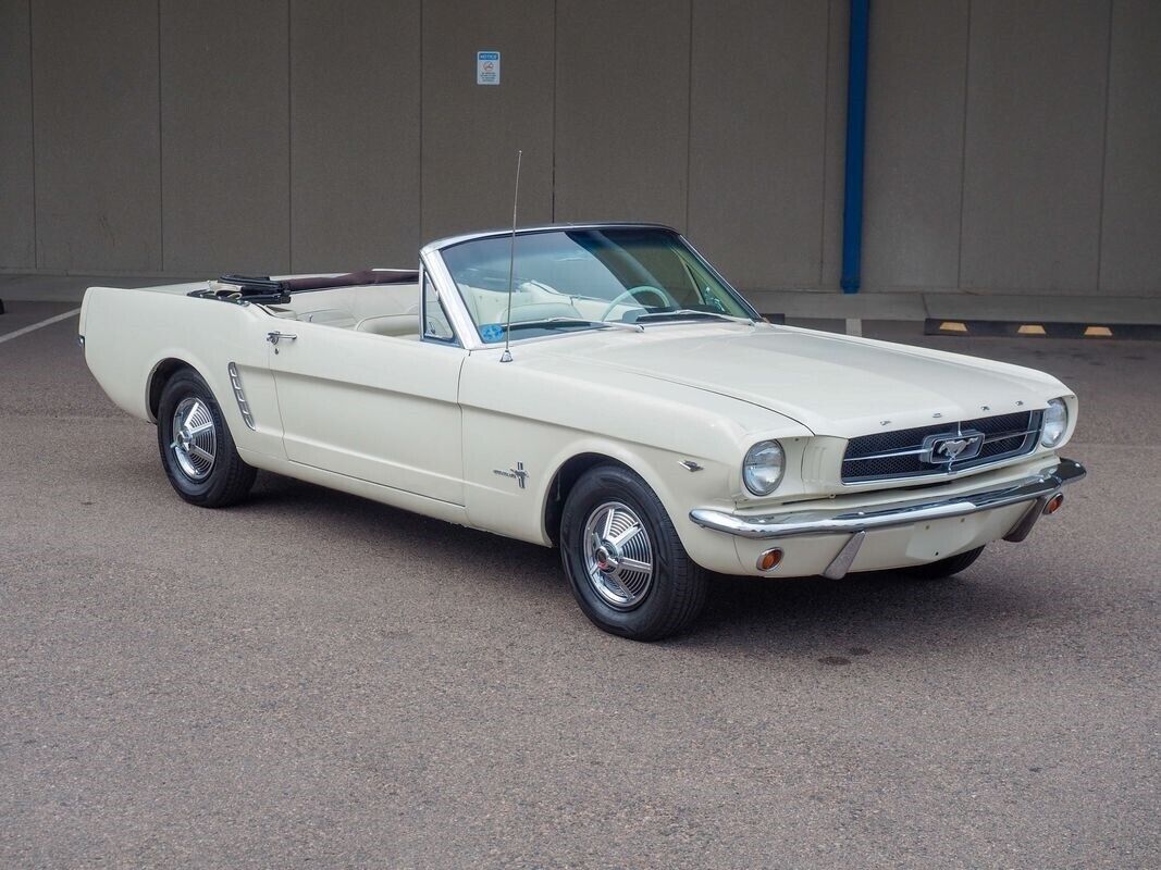 Ford-Mustang-1965-White-White-108494-7