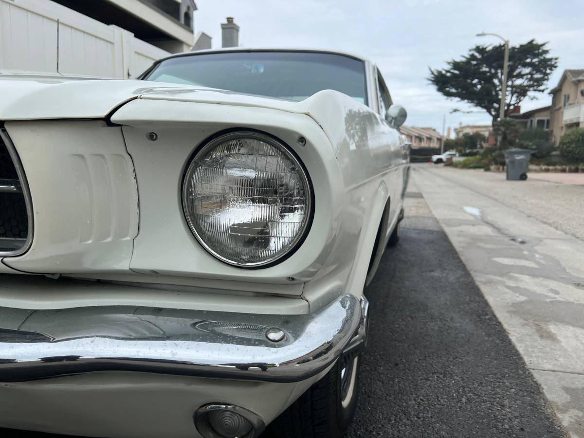 Ford-Mustang-1965-white-120057-3