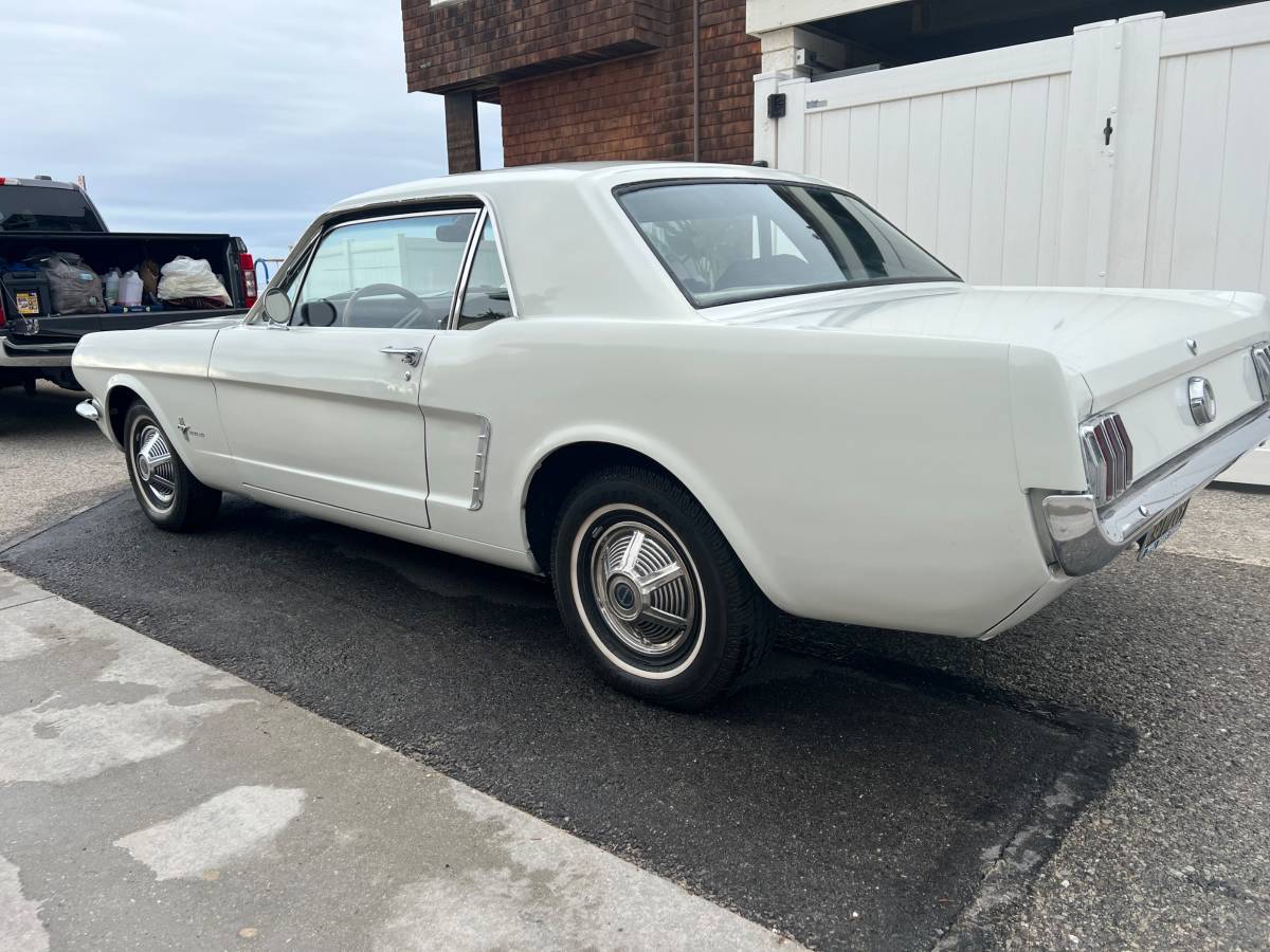 Ford-Mustang-1965-white-120057-9