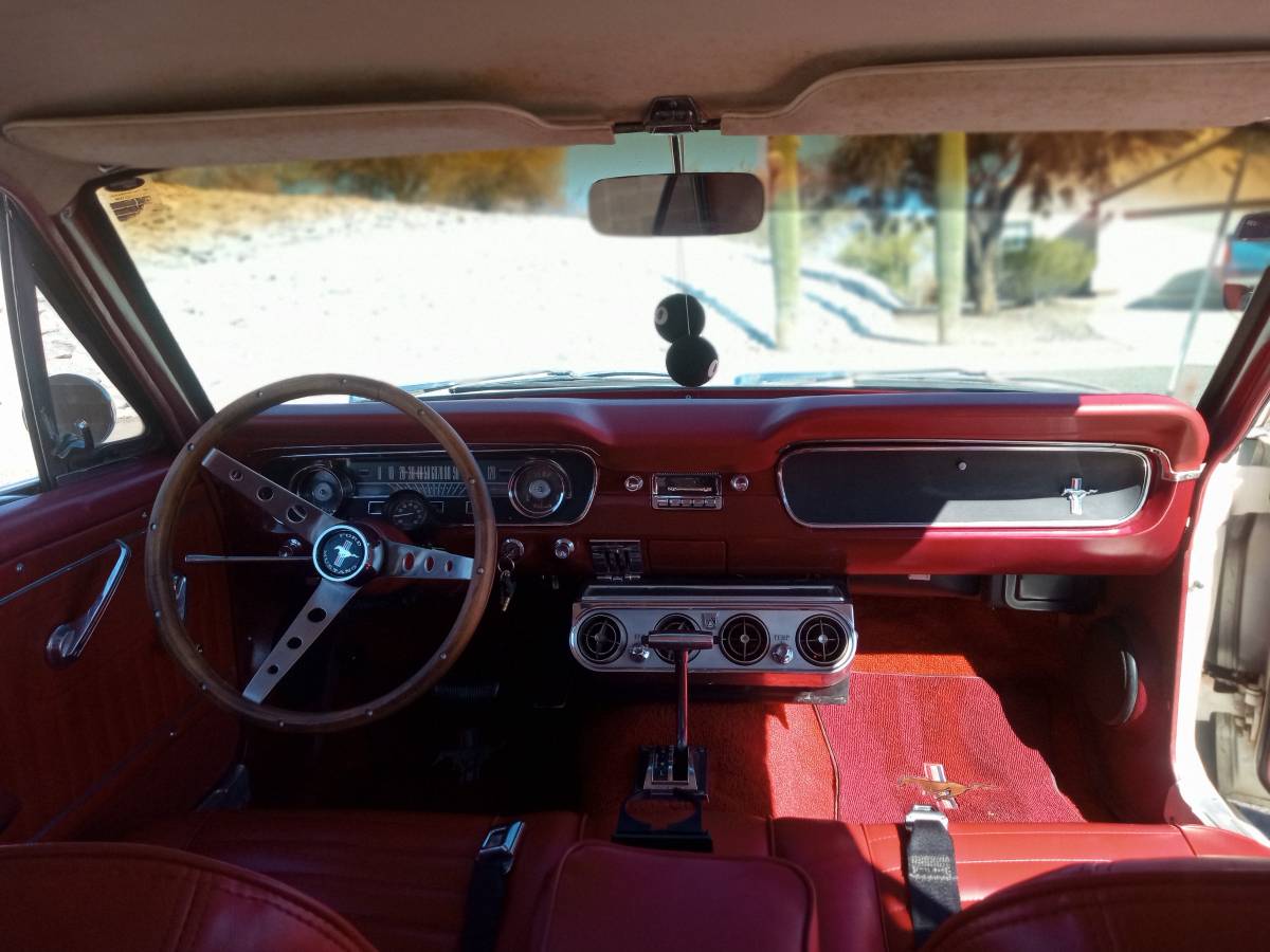 Ford-Mustang-1965-white-151278-10