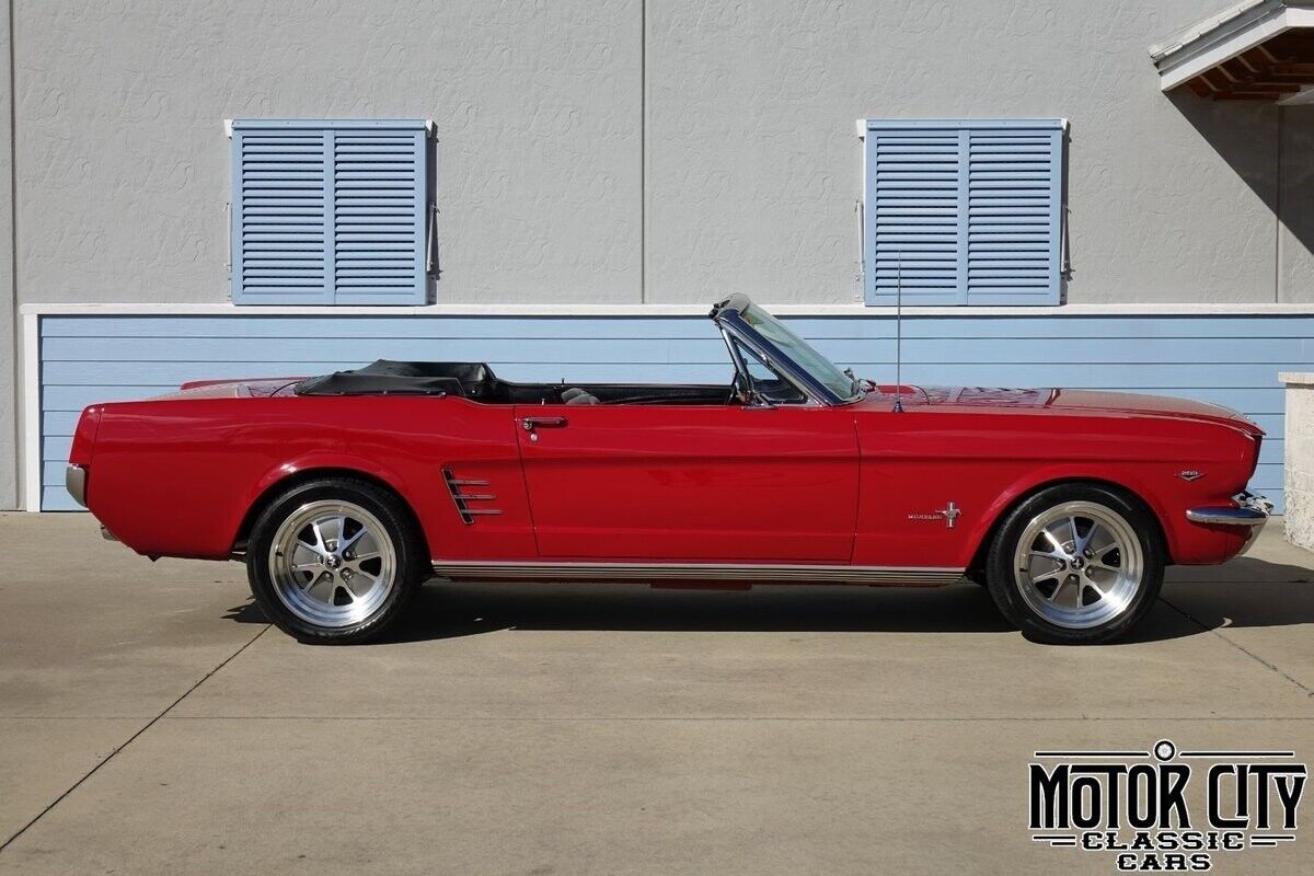 Ford-Mustang-1966-Red-Black-0-2