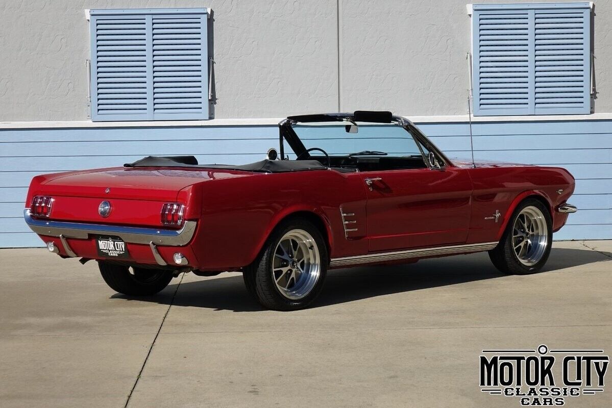 Ford-Mustang-1966-Red-Black-0-4