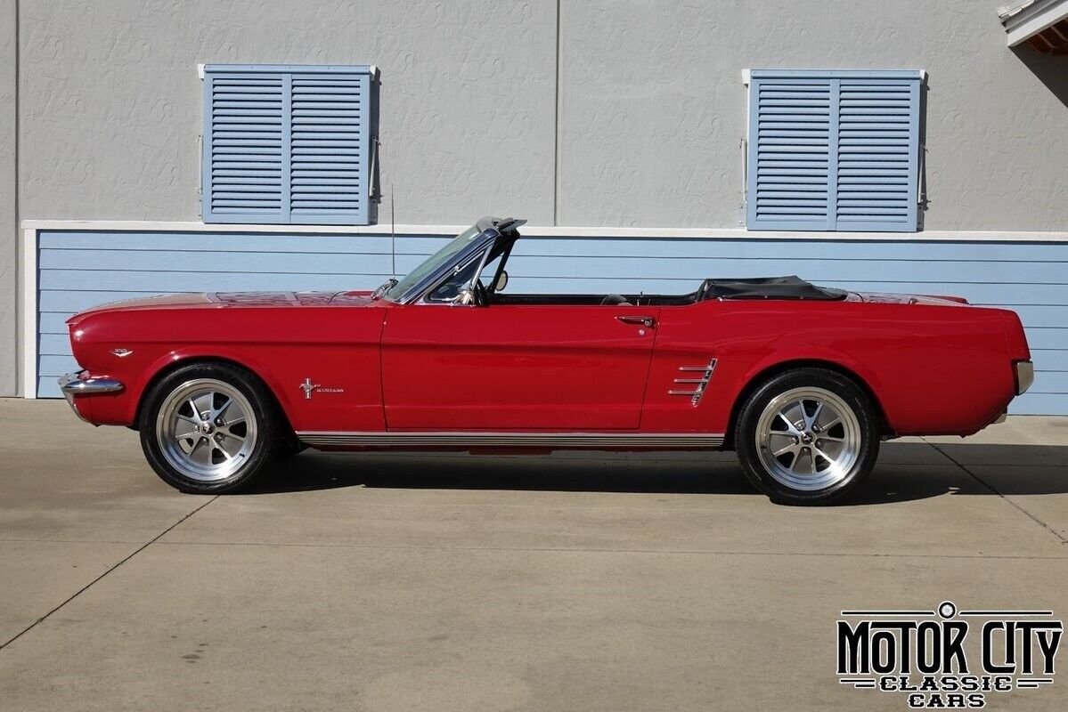 Ford-Mustang-1966-Red-Black-0-7