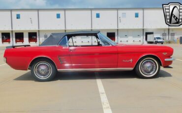 Ford-Mustang-1966-Red-Black-124529-2