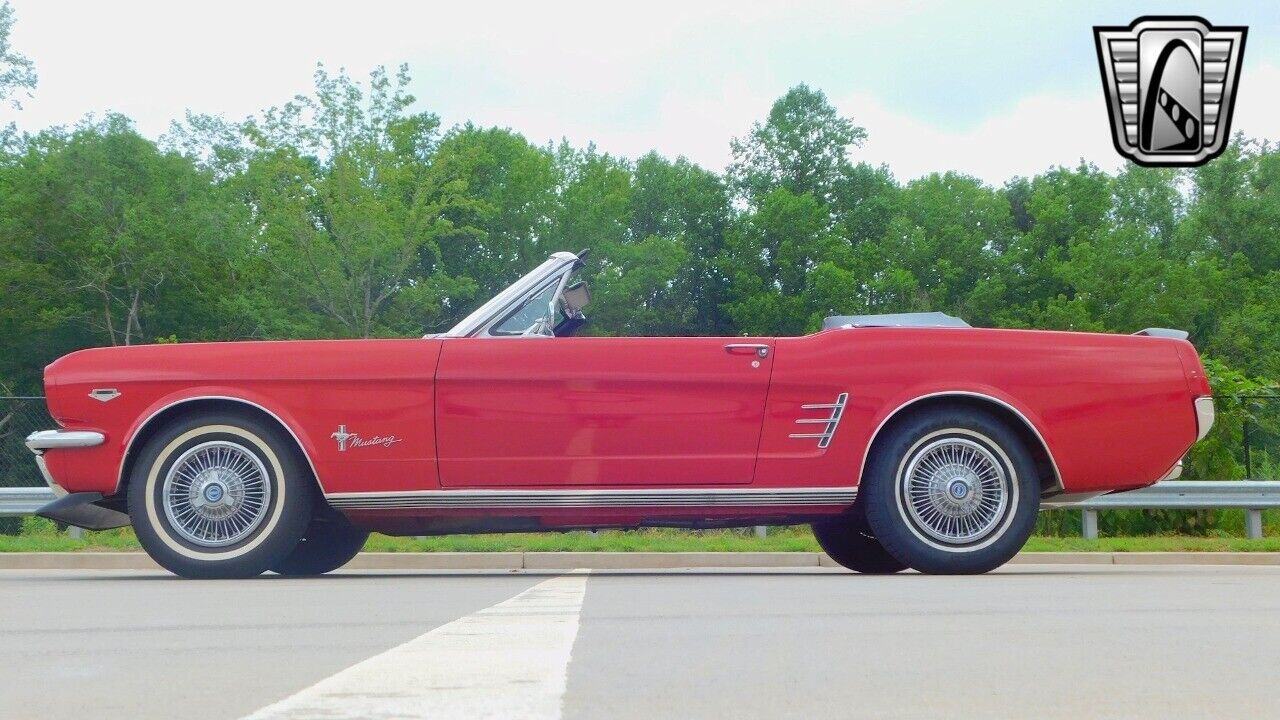 Ford-Mustang-1966-Red-Black-124529-6