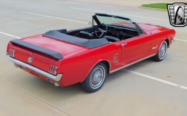 Ford-Mustang-1966-Red-Black-124529-9