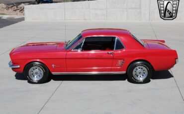 Ford-Mustang-1966-Red-Red-16275-9