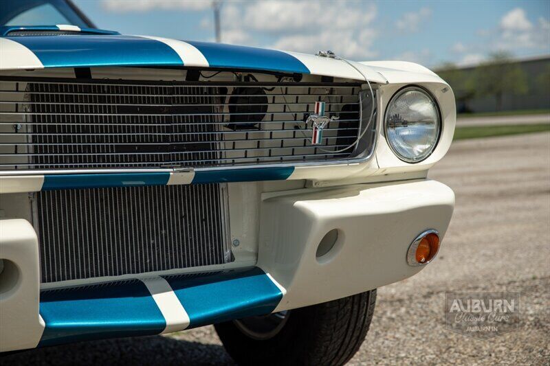 Ford-Mustang-1966-White-Blue-0-17