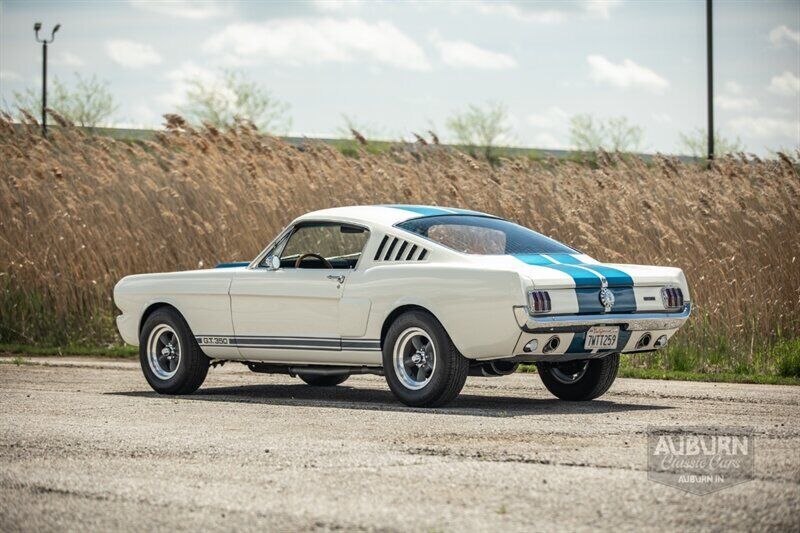 Ford-Mustang-1966-White-Blue-0-2