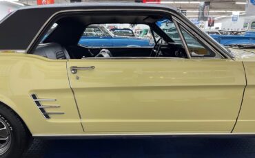 Ford-Mustang-1966-Yellow-Black-121707-29