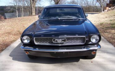 Ford-Mustang-1966-black-110840-2