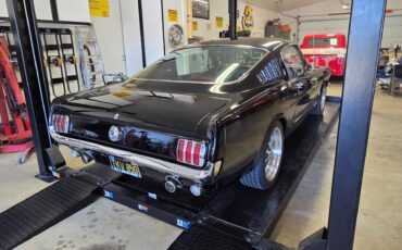 Ford-Mustang-1966-black-17881-2