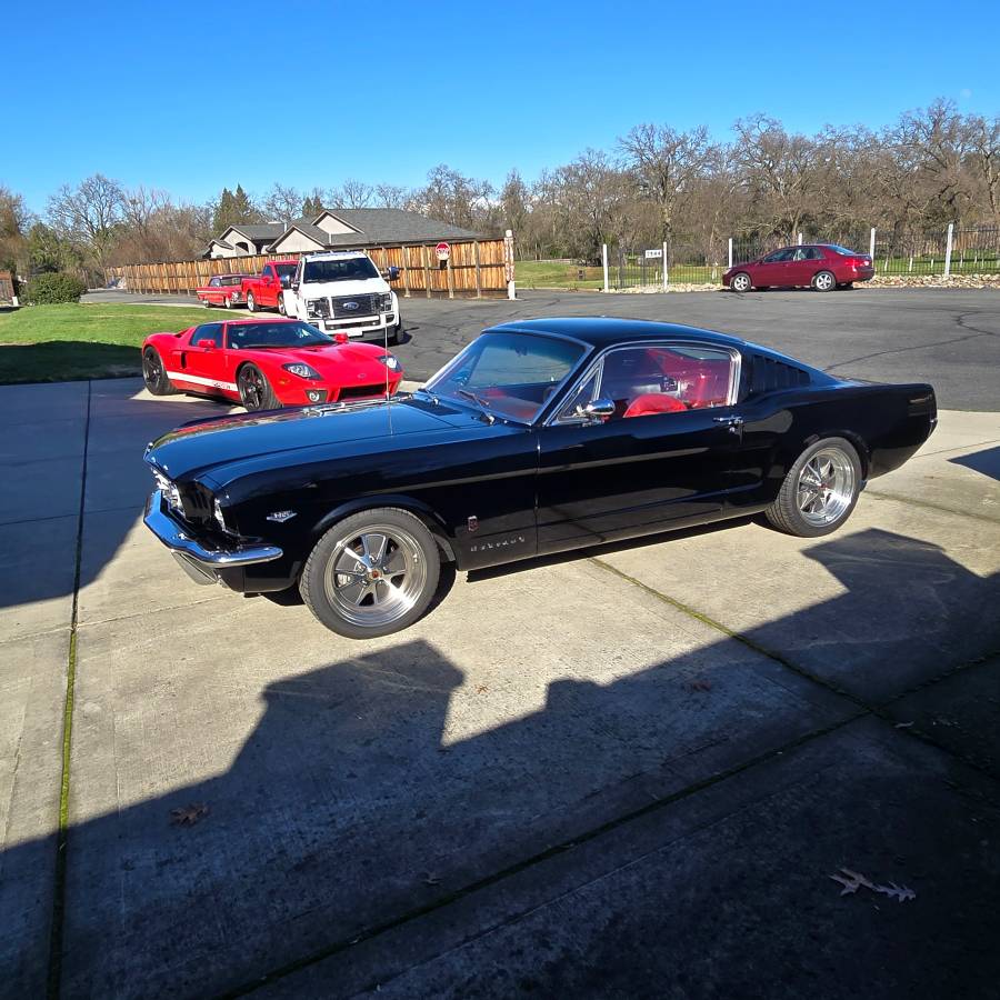 Ford-Mustang-1966-black-17881-4