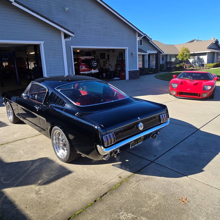 Ford-Mustang-1966-black-17881-5