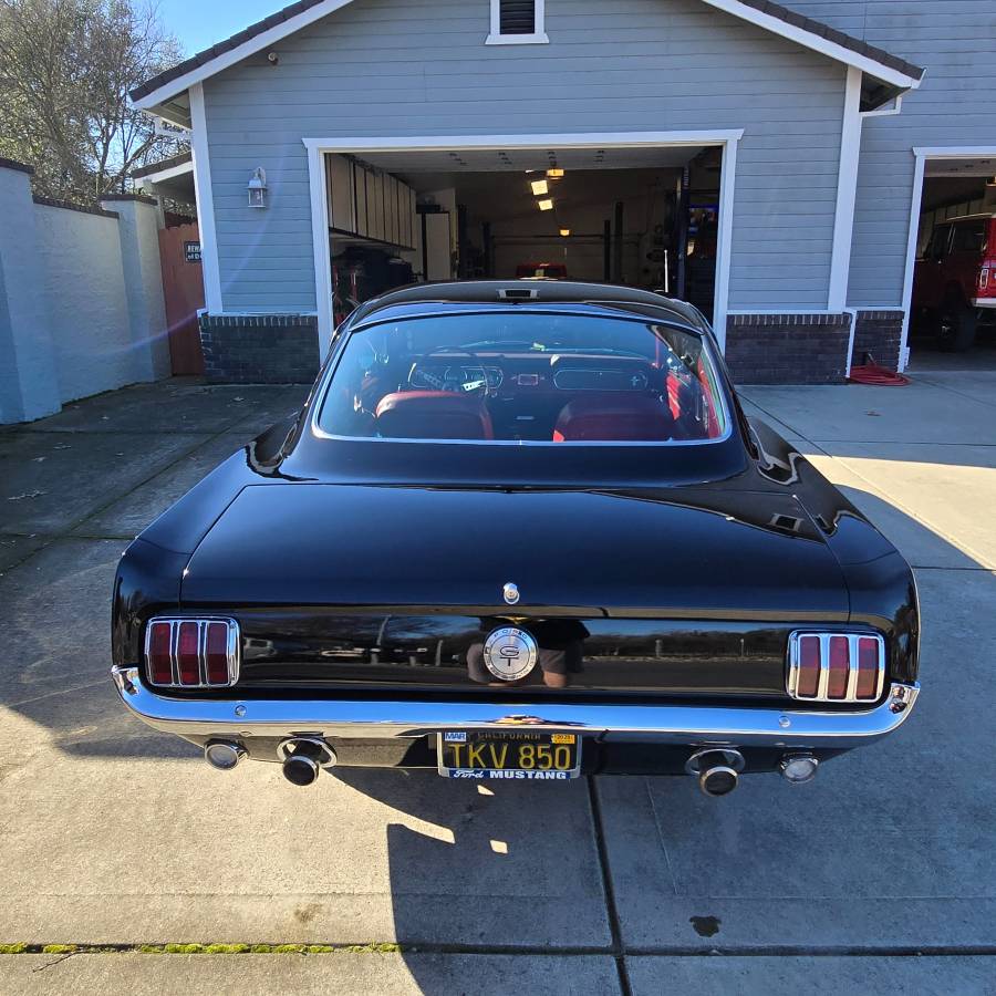 Ford-Mustang-1966-black-17881-6