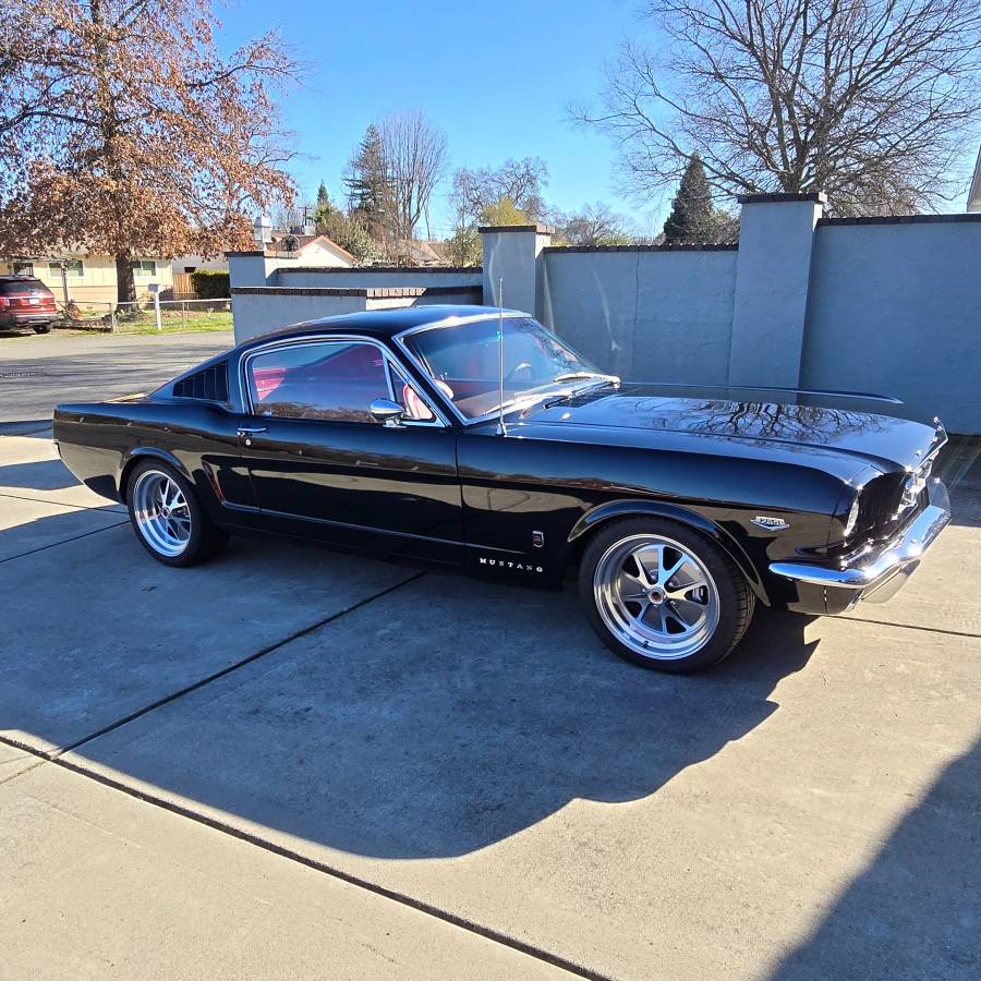 Ford-Mustang-1966-black-17881-8