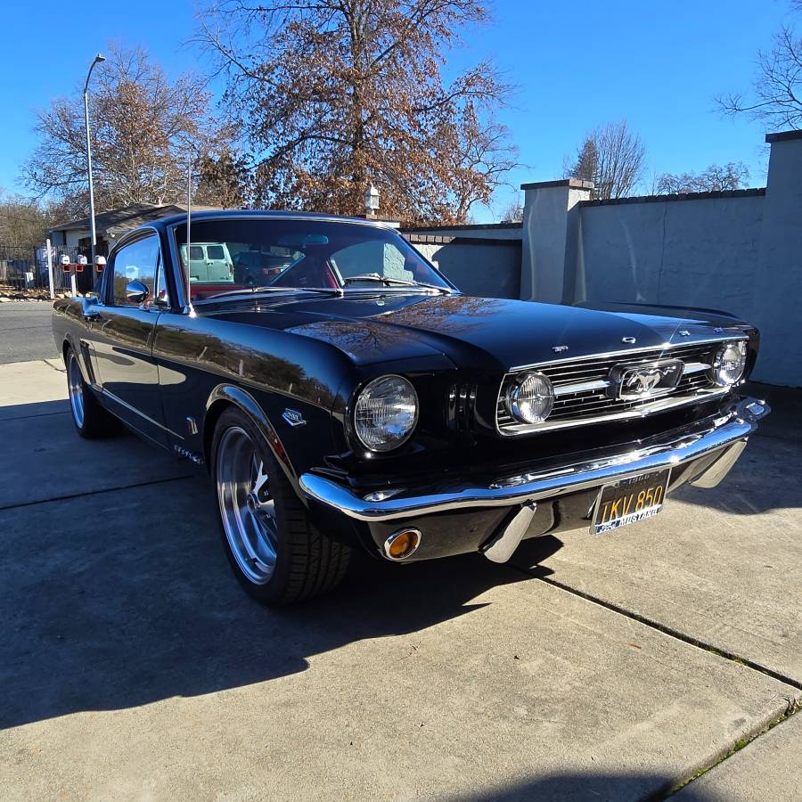 Ford-Mustang-1966-black-17881-9