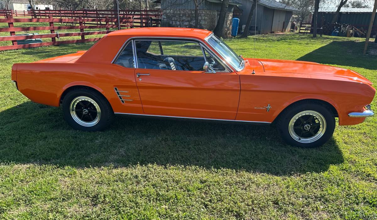 Ford-Mustang-1966-orange-12949-3