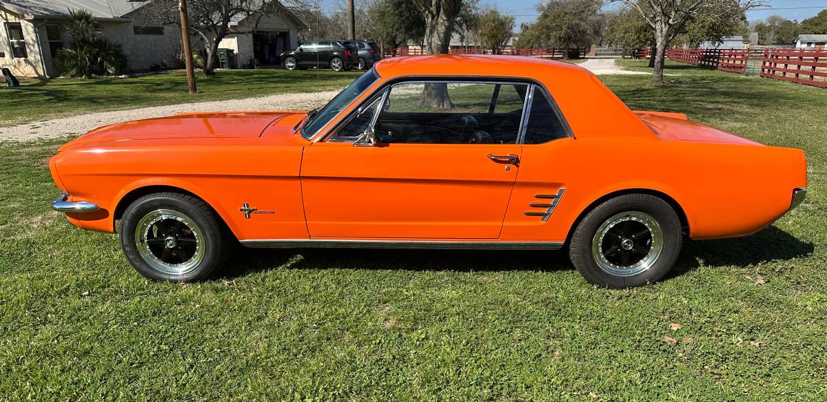 Ford-Mustang-1966-orange-12949