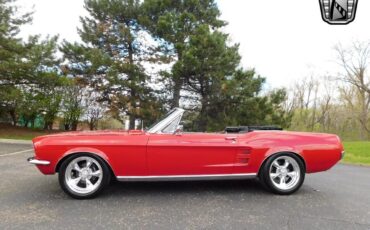 Ford-Mustang-1967-Red-Black-1019-2