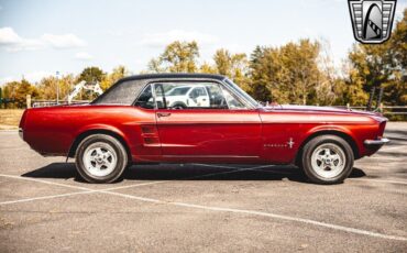 Ford-Mustang-1967-Red-Black-50306-7