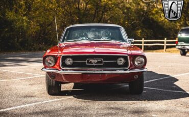 Ford-Mustang-1967-Red-Black-50306-9