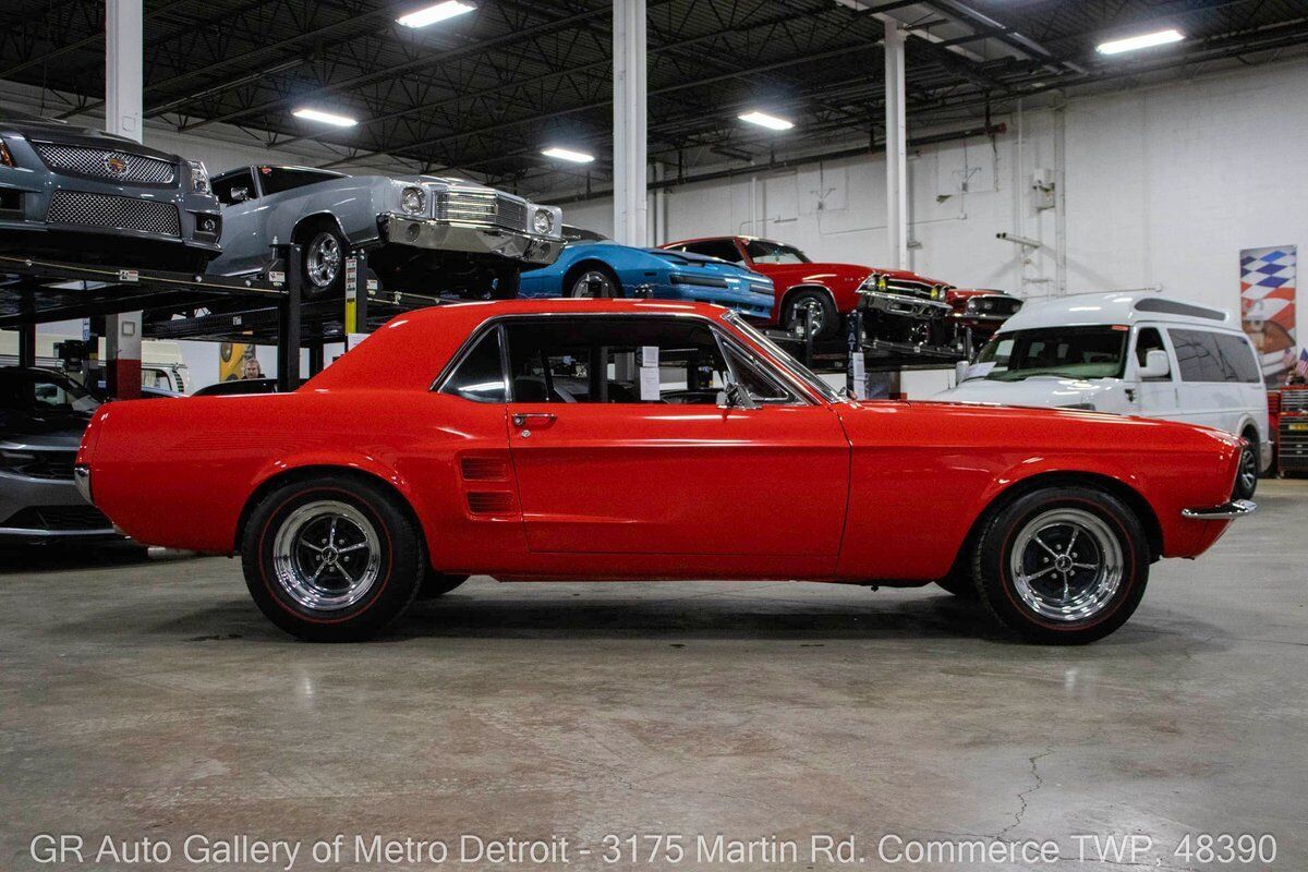 Ford-Mustang-1967-Red-Red-13580-7