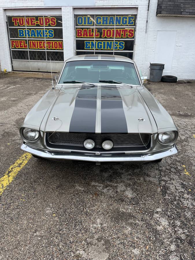 Ford-Mustang-1967-grey-78858-1