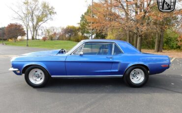 Ford-Mustang-1968-Blue-Balck-99999-2