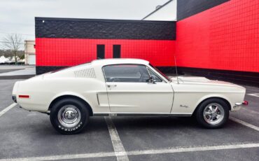 Ford-Mustang-1968-White-Black-38624-2