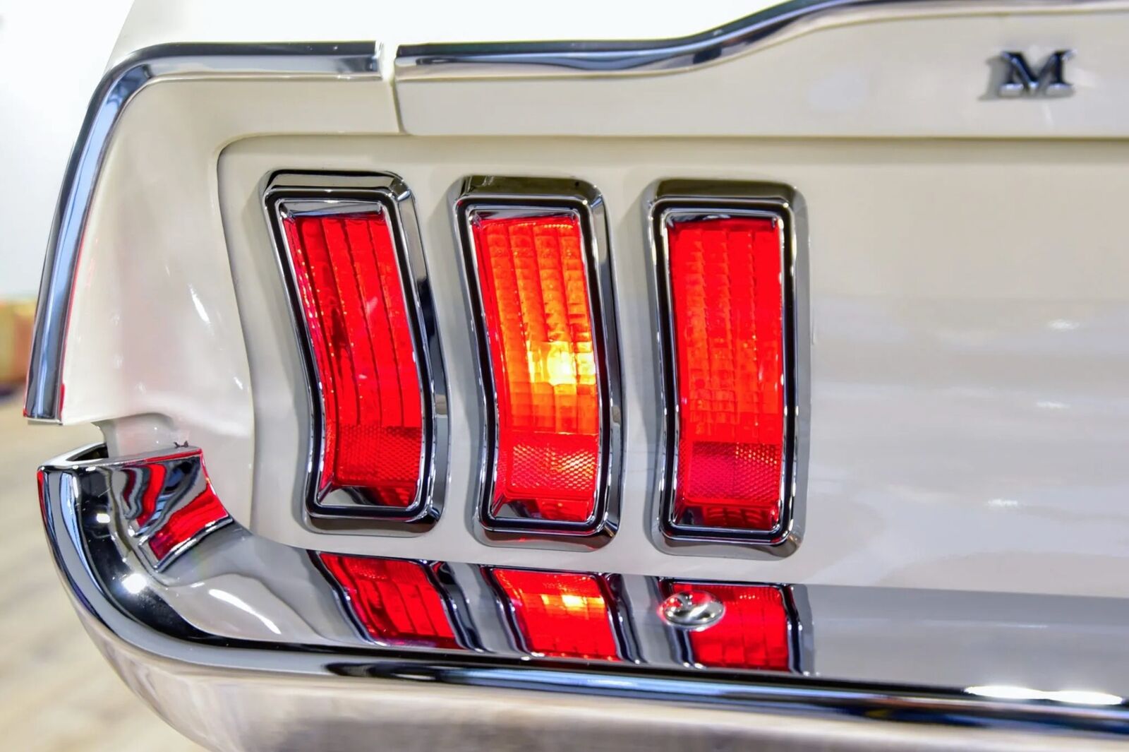 Ford-Mustang-1968-White-Black-38624-9