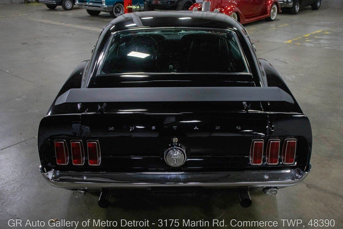 Ford-Mustang-1969-Black-Black-92909-4