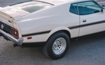 Ford-Mustang-1972-White-Black-50260-18