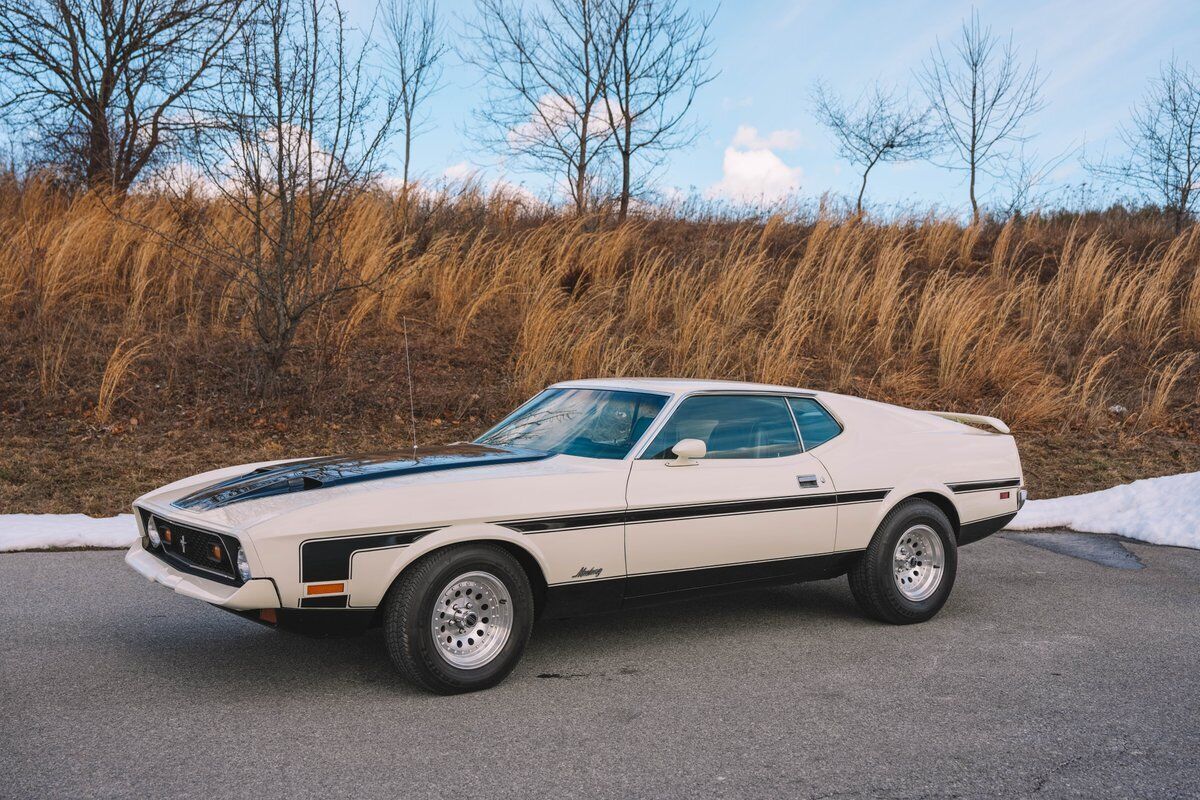 Ford-Mustang-1972-White-Black-50260-2