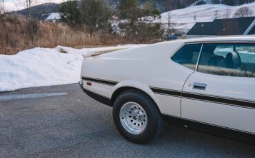 Ford-Mustang-1972-White-Black-50260-20