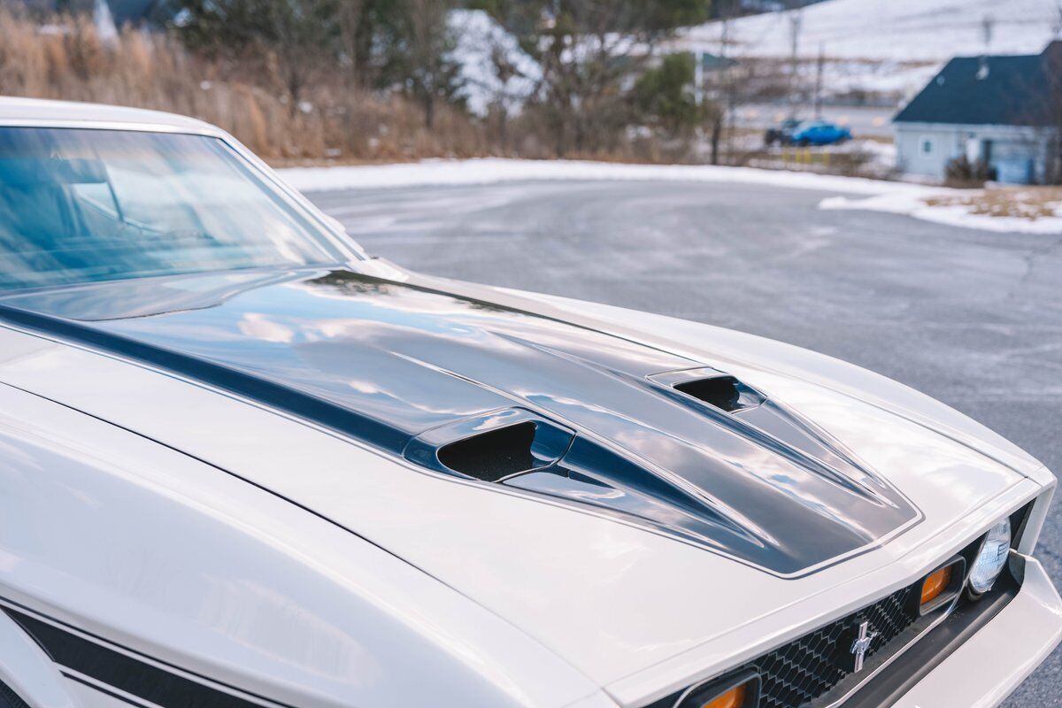 Ford-Mustang-1972-White-Black-50260-27