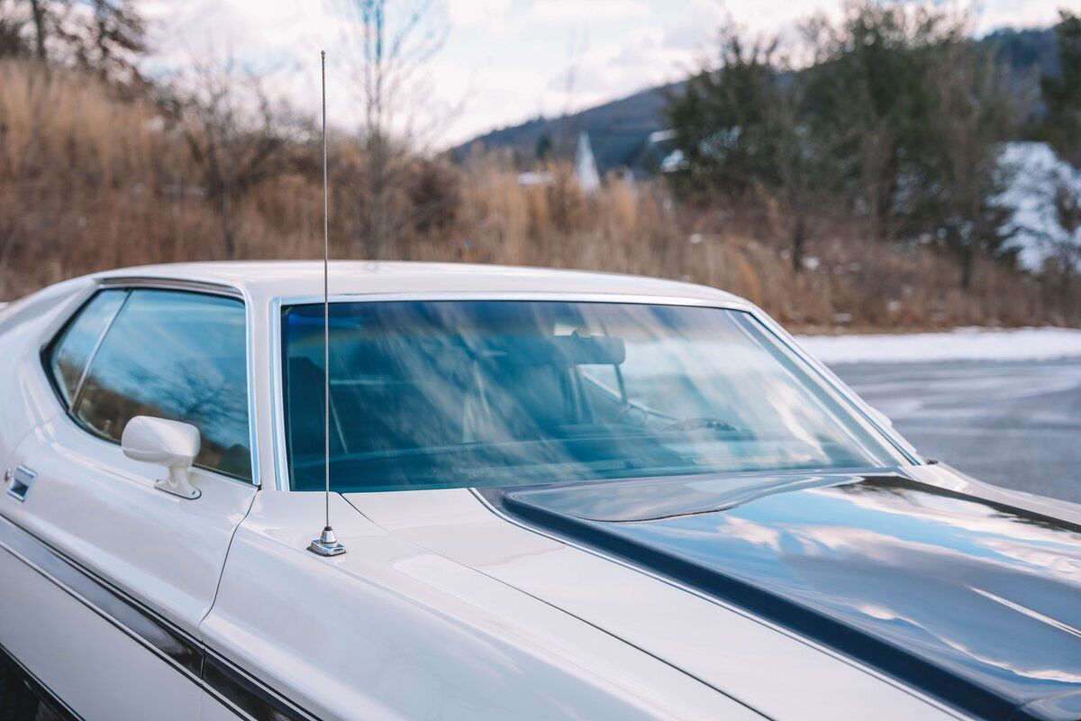 Ford-Mustang-1972-White-Black-50260-28