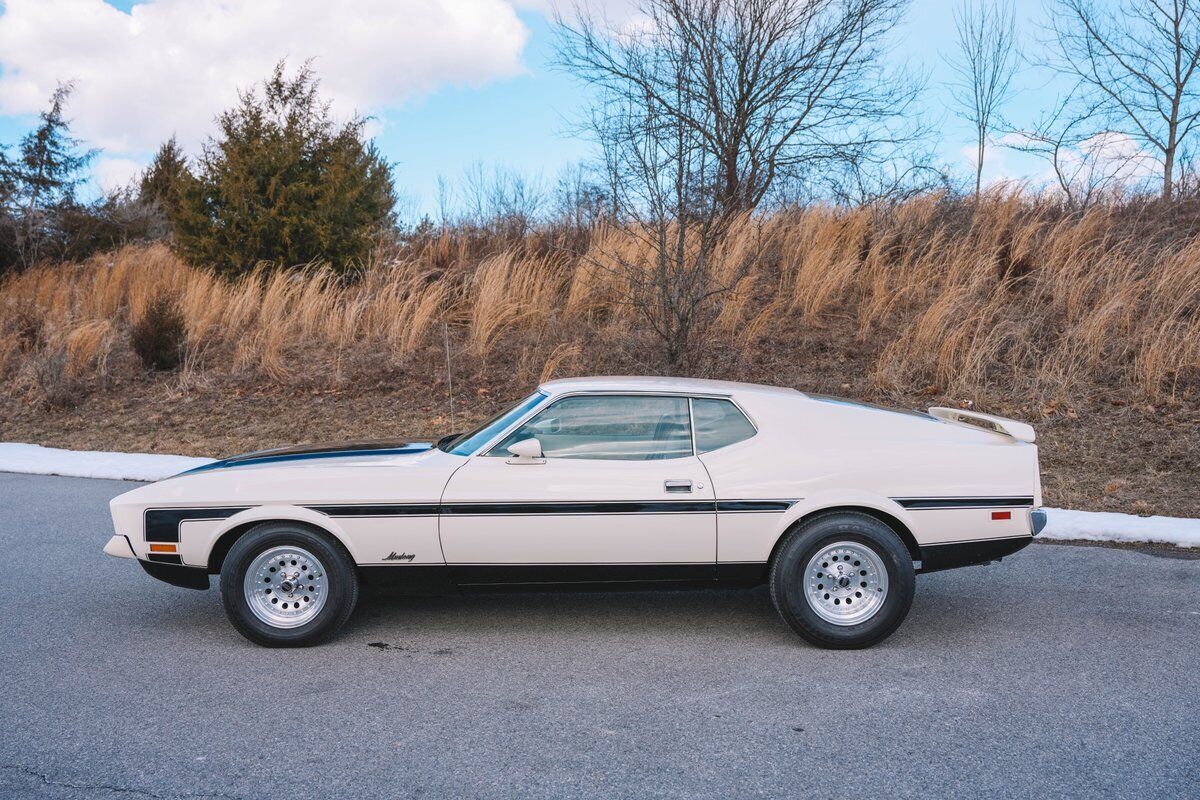 Ford-Mustang-1972-White-Black-50260-3