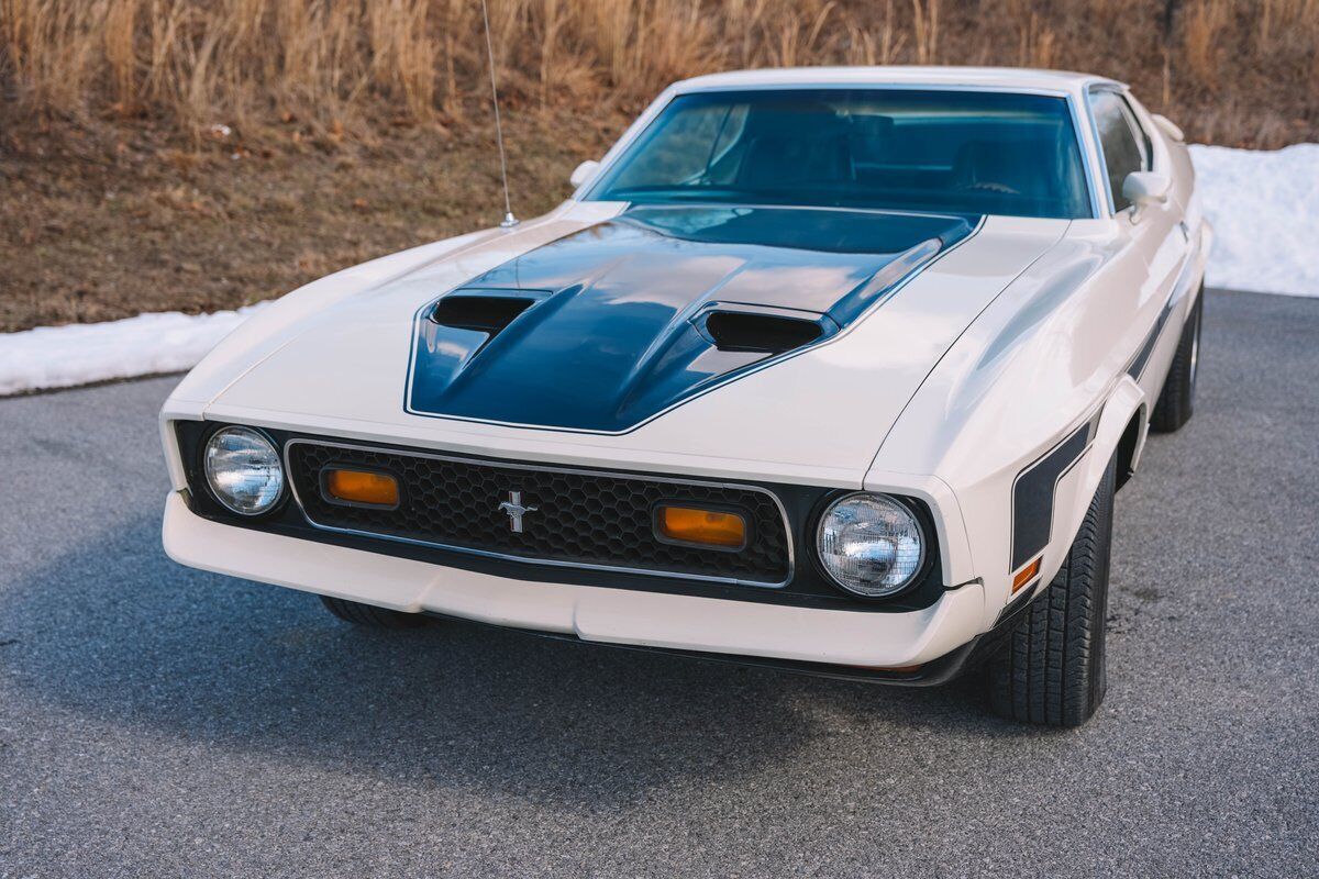 Ford-Mustang-1972-White-Black-50260-30