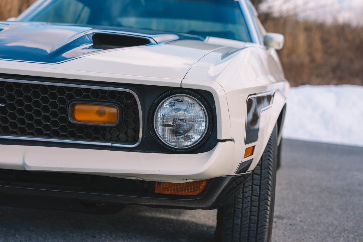 Ford-Mustang-1972-White-Black-50260-32