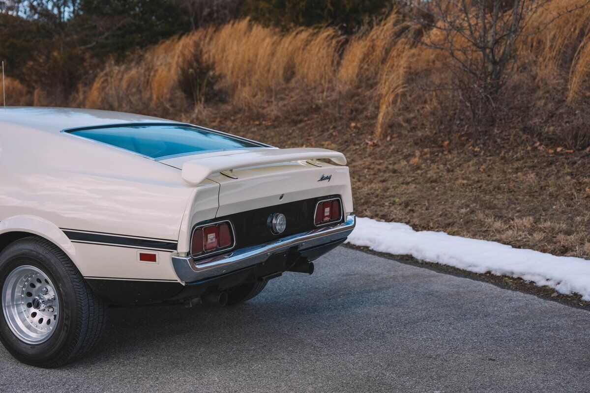 Ford-Mustang-1972-White-Black-50260-5