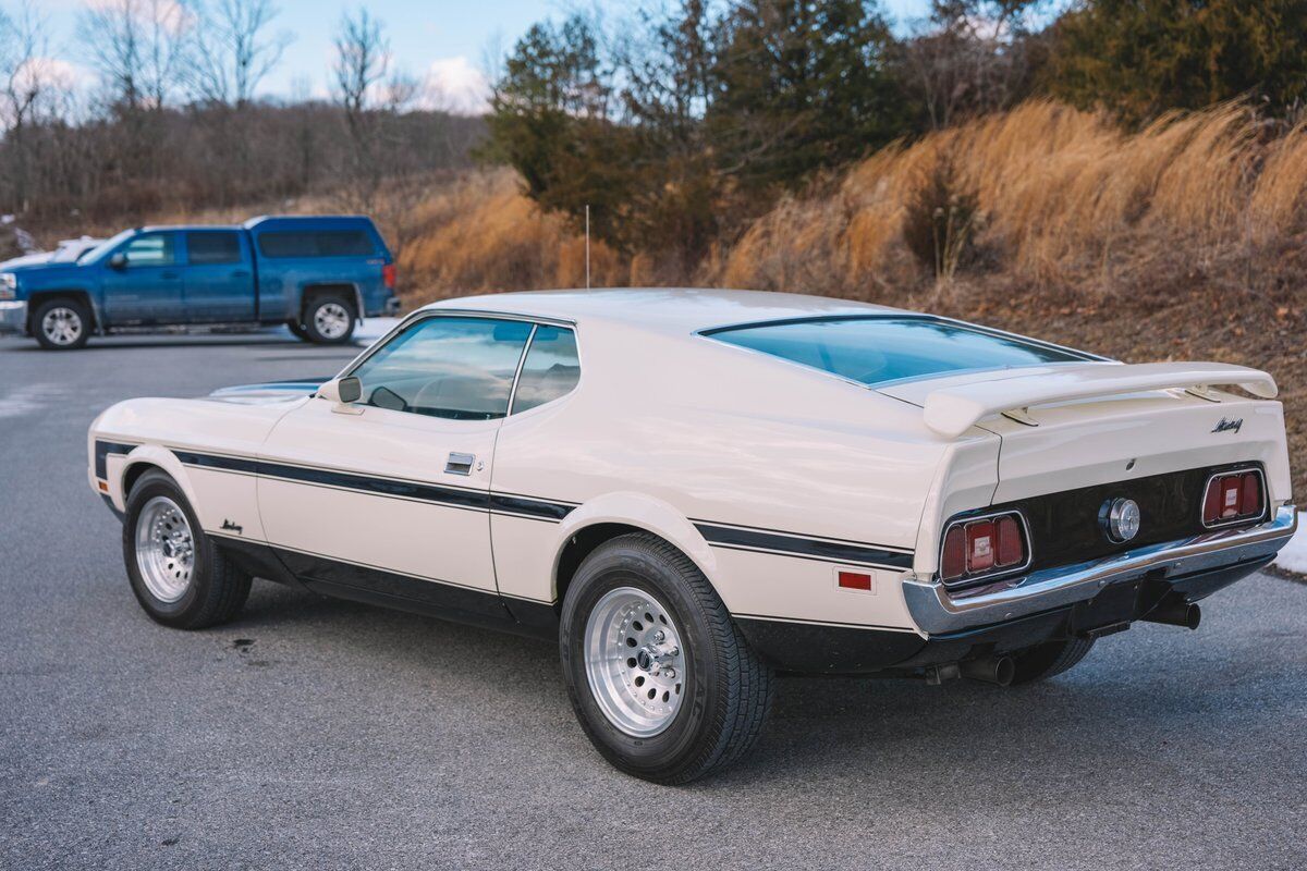 Ford-Mustang-1972-White-Black-50260-6