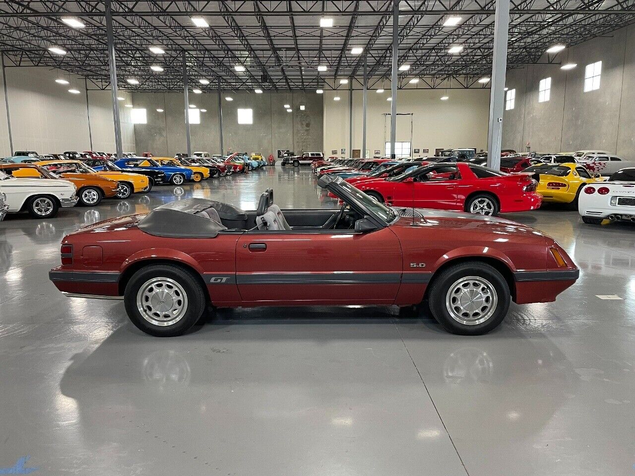 Ford-Mustang-1985-Red-Black-160744-5