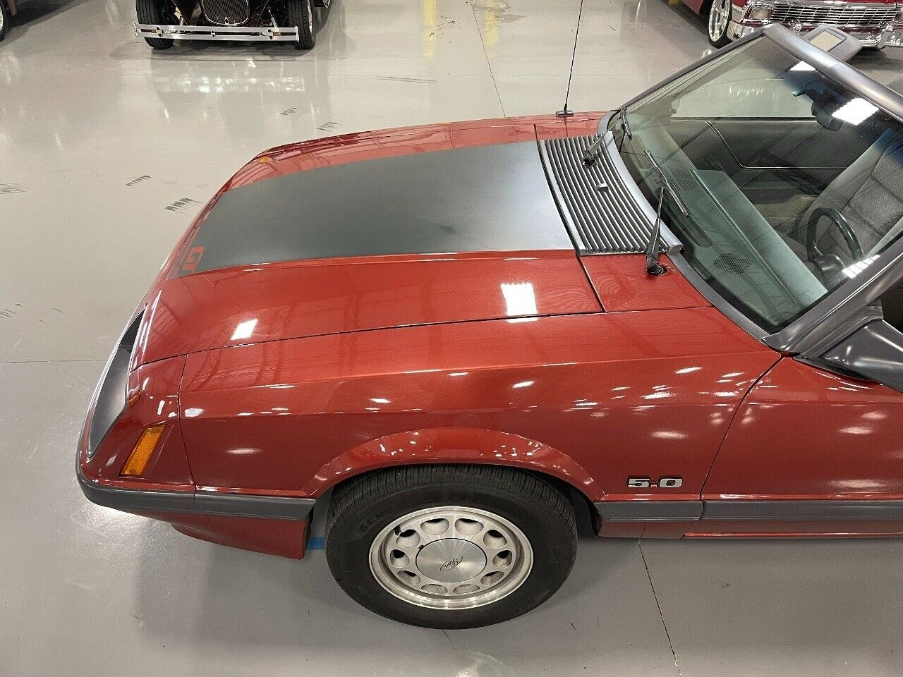 Ford-Mustang-1985-Red-Black-160744-6