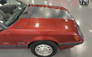 Ford-Mustang-1985-Red-Black-160744-7